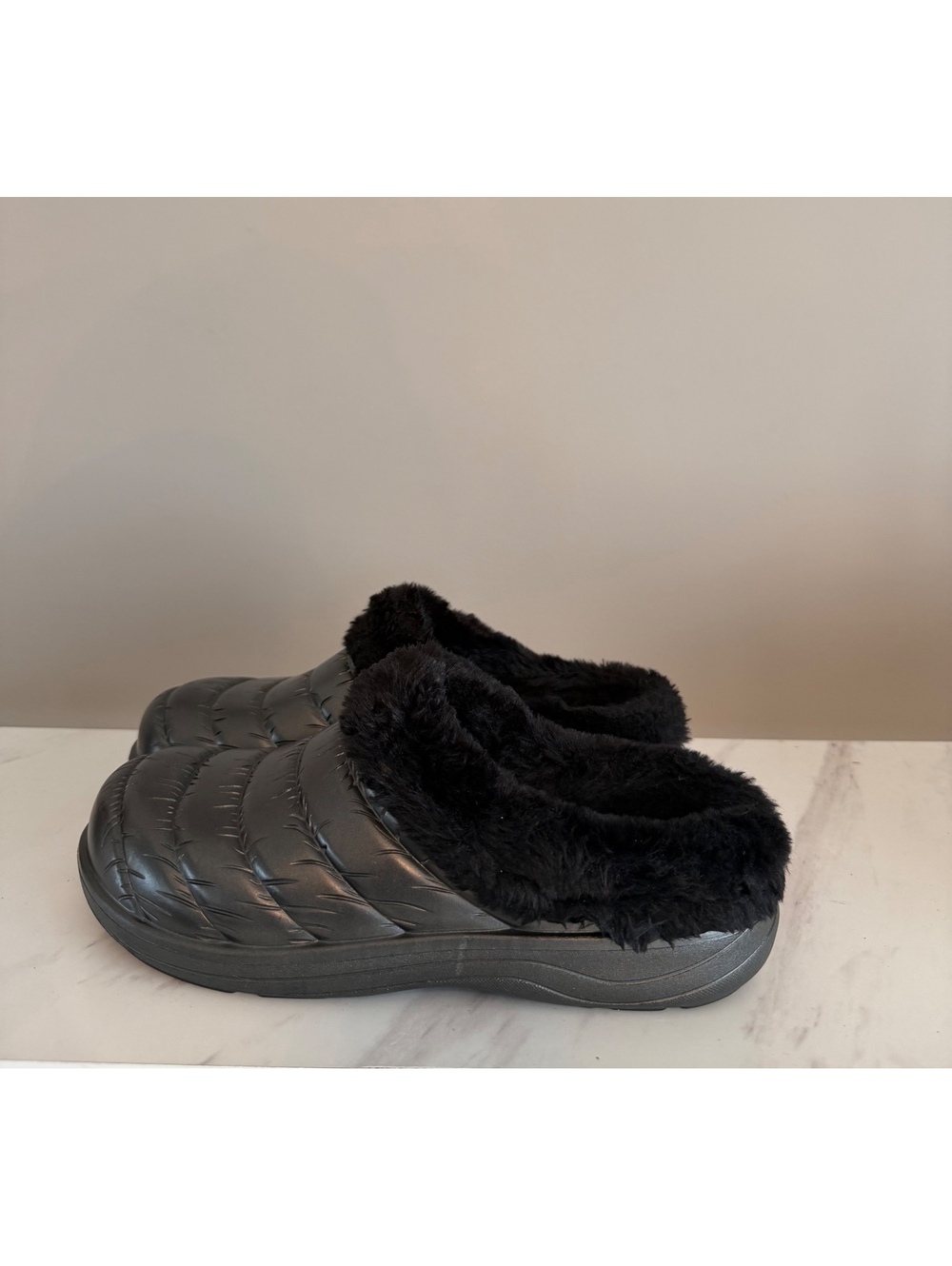 Skechers Foamies Black Fur-Lined Clogs Slippers - Size 7/8
